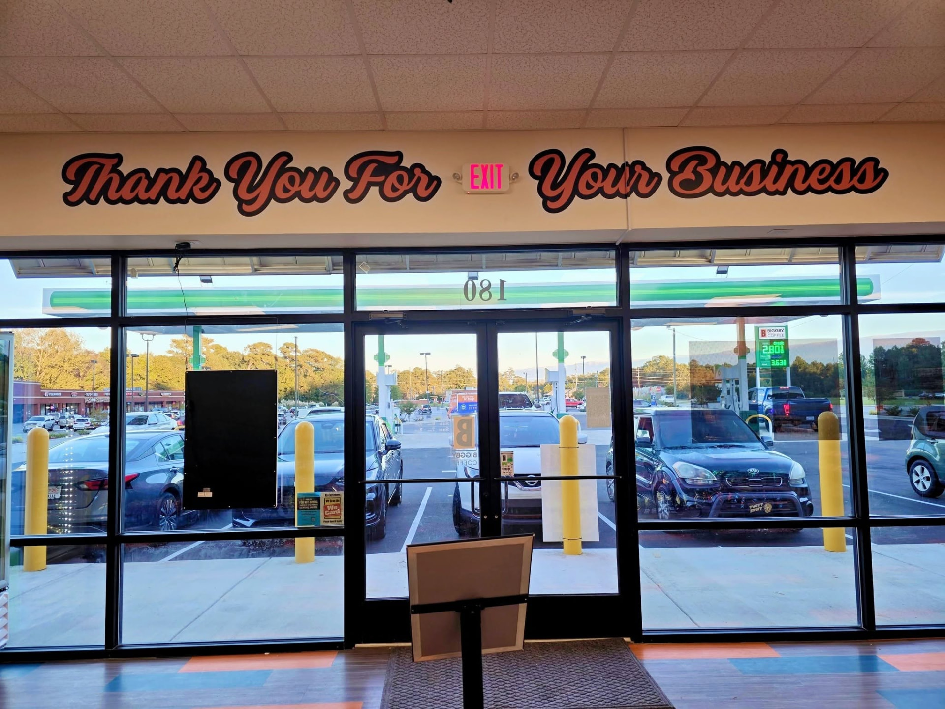 Interior dimensional lettering